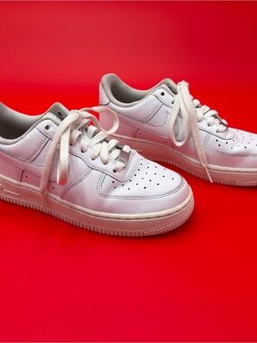Nike low top Air Force 1 Triple White Colorway
